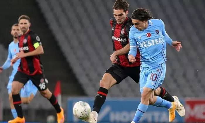Trabzonspor, yeni seri peşinde: Fatih Karagümrük – Trabzonspor karşılaşması saat kaçta, hangi kanalda? Maçı canlı izle