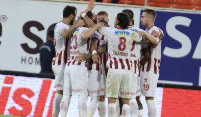 Sivasspor, geriye düştüğü maçı uzatmalarda kazandı