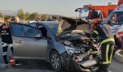 Denizli’de iki araç çarpıştı: Ölü ve yaralılar var