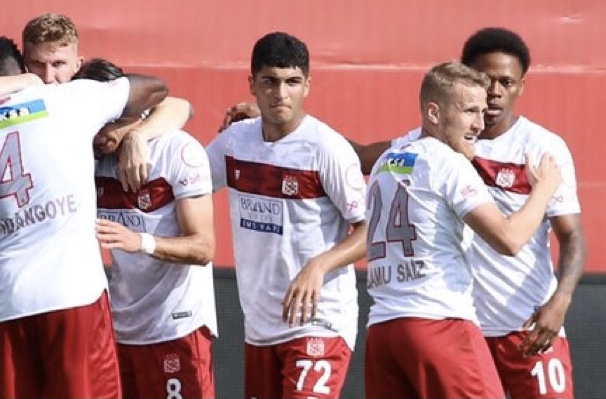 5 gollü maçın galibi Sivasspor oldu