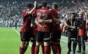 Beşiktaş 3 puanı ikinci yarı attığı gollerle kazandı