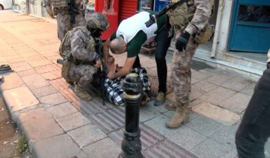 Uyuşturucu tacirlerine operasyon: 104 kişi gözaltına alındı