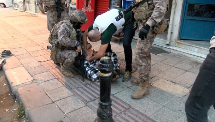 Uyuşturucu tacirlerine operasyon: 104 kişi gözaltına alındı