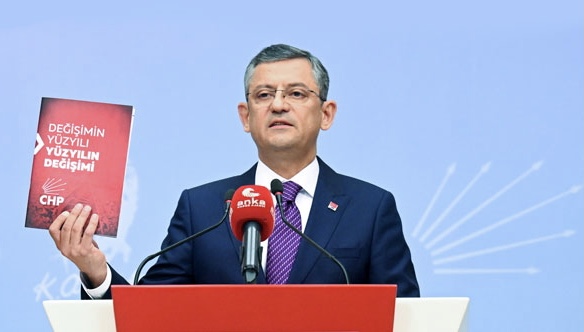 CHP’nin yeni genel başkanı Özgür Özel kimdir?