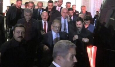 Bakan Özhaseki, bu akşam Malatya’da meydana gelen 3 ayrı depreme Adıyaman’da yakalandı