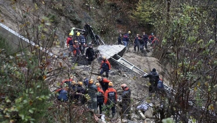 Zonguldak’ta heyelan! 2 kişi göçük altında kaldı, 21 kişi yaralandı