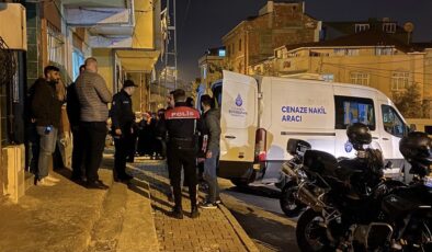 Arnavutköy’de 11 yaşındaki çocuk evde silahla vurulmuş olarak bulundu