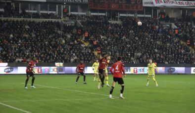Fenerbahçe, zorlandı Gaziantep’de 3 puanla dönüyor