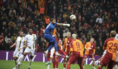 Galatasaray penaltılarla 3 puanı aldı