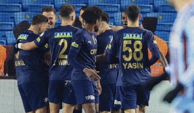 Kasımpaşa, deplasmanda Trabzonspor’u 3 golle devirdi