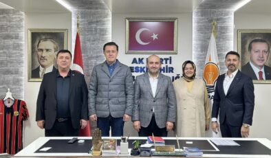 AK Parti Eskişehir İl Başkanı görevden alındı: Yeni atanan il başkanına ilk ziyareti Hatipoğlu yaptı