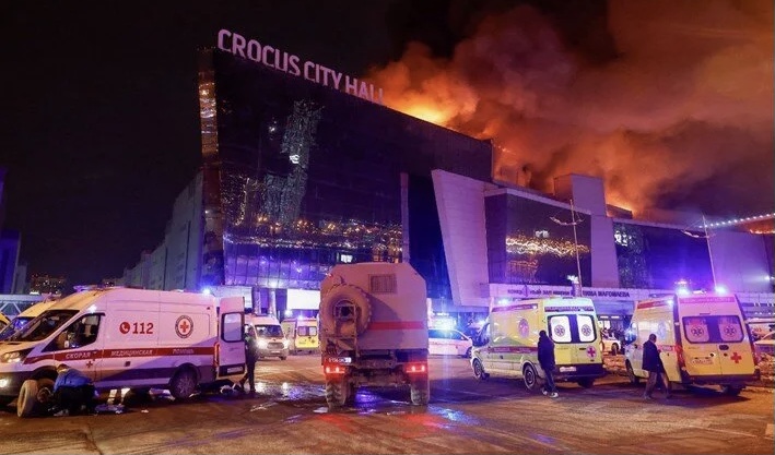 Moskova’da bombalı, silahlı saldırı: Yüzden fazla ölü ve yaralı var