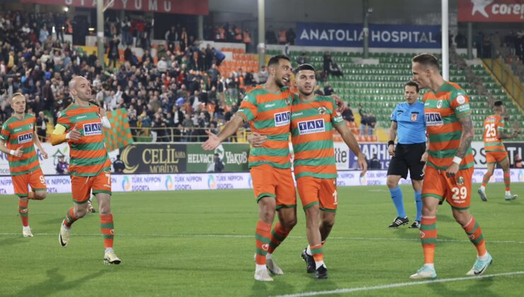Trabzonspor’u farklı geçen Alanyaspor derin bir nefes aldı