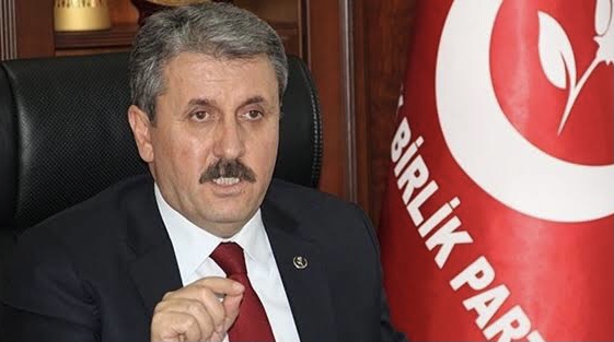 BBP lideri Mustafa Destici trafik kazasında yaralandı