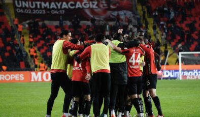 Beşiktaş’ı 2 golle geçen Gaziantep, “ben buradayım” dedi