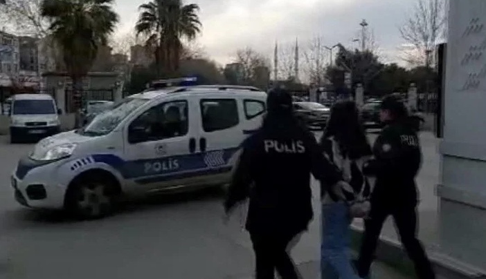 Doğurduğu bebeği camdan atan anne ve sevgilisi yakalanarak gözaltına alındı