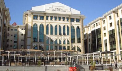 Antalya Adliyesinde rüşvet operasyonu: Çok sayıda memur ve avukat gözaltına alındı