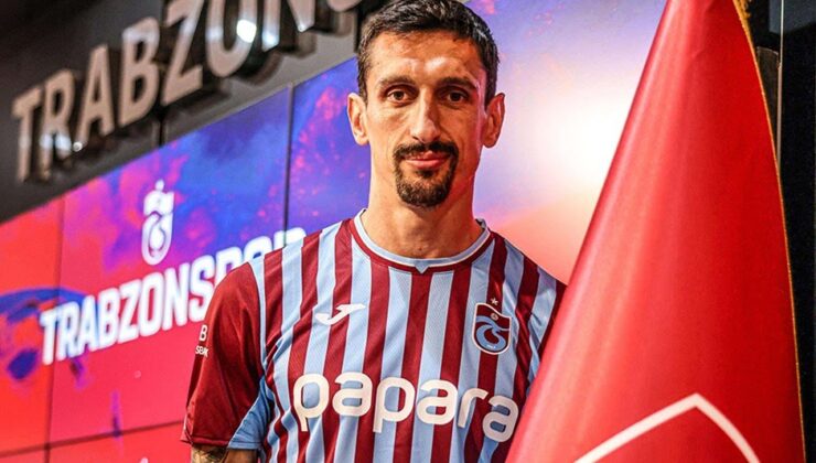 Savic, imzayı attı; mesajı çaktı
