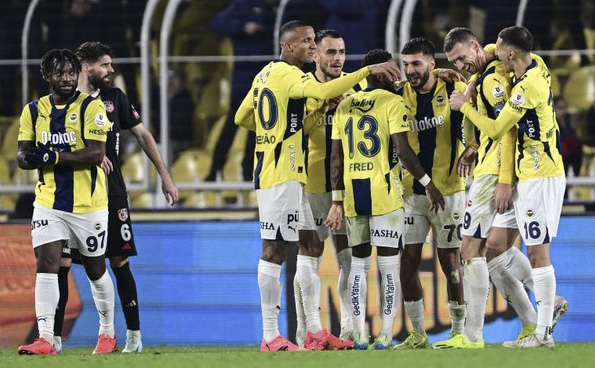 Fenerbahçe’nin nefesi lider Galatasaray’ın ensesinde