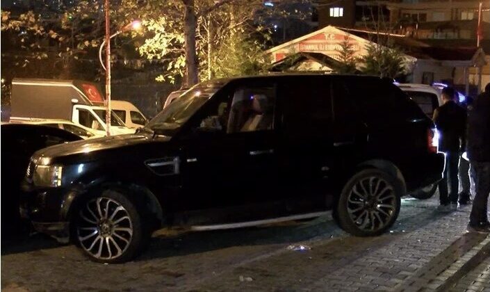 Esenyurt’ta trafikteki lüks cipi çapraz ateşe tuttular