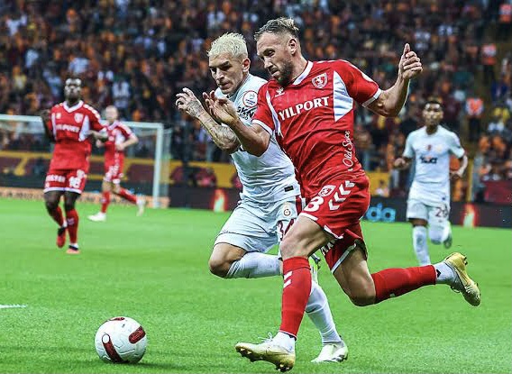 Samsun’da zorlu kritik mücadele: Samsunspor – Galatasaray karşılaşması saat kaçta, hangi kanalda yayınlanacak? Maçı canlı izle