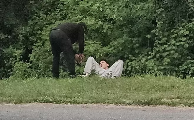 Motosikletli sürücü, trafik seyir halindeyken vuruldu