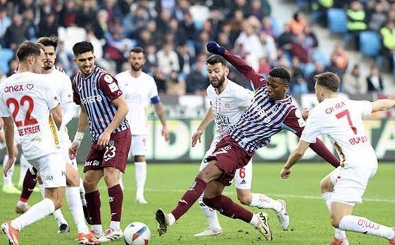 Süper Lig 38. hafta mücadelesi: Antalyaspor – Trabzonspor karşılaşması saat kaçta, hangi kanalda yayınlanacak? Maçı canlı izle
