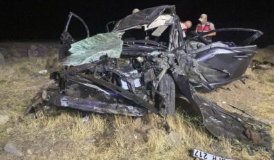 Elazığ’da feci trafik kazası: 2 kişi hayatını kaybetti, 3 kişi ağır yaralandı