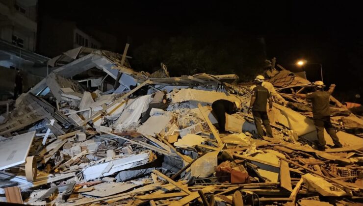 Balıkesir merkezli depremde çöken binanın altında kalan 1 kişi hayatını kaybetti