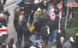 Otomobil, yayaların arasına daldı: 2 kişi hayatını kaybetti, 6 kişi yaralandı