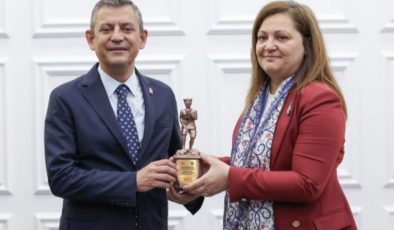 CHP’li başkandan CHP’lilere: Haddinizi bilin artık!