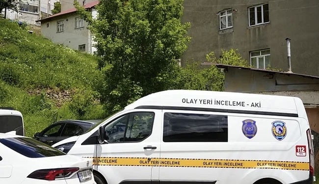 19 yaşındaki üniversite öğrencisi genç kız, evinde şüpheli şekilde ölü olarak bulundu