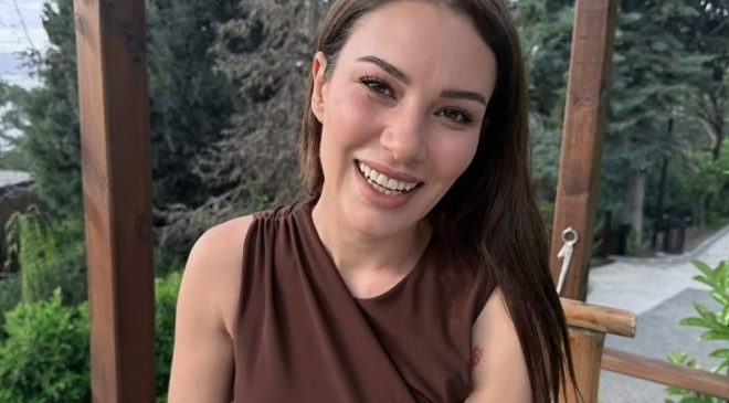 Genç oyuncu kalbine yenik düştü