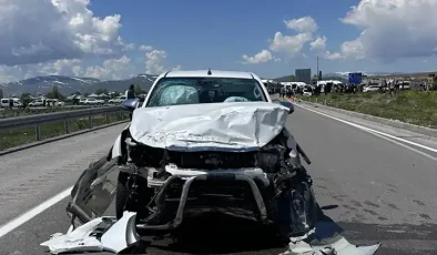 Van’da iki araç çarpıştı: ilk belirlemelere göre 4 kişi hayatını kaybetti, 2 kişi yaralandı
