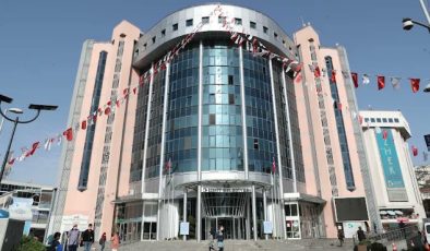 CHP’li İzmit Belediyesi’ne yolsuzluk ve rüşvet operasyonu