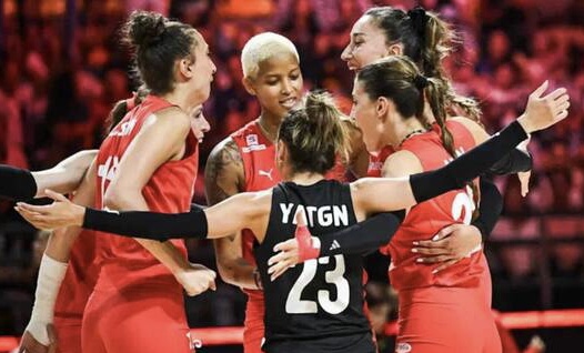 Avrupa Kadın Voleybol Şampiyonası ikinci mücadele başlıyor: Türkiye – Slovenya karşılaşması saat kaçta başlayacak, hangi kanaldan yayınlanacak? Maçı canlı izle
