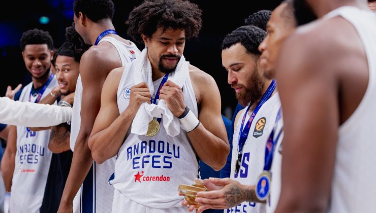 Euroleague yeni sezon bu akşam başlıyor: Barcelona – Anadolu Efes, karşılaşması saat kaçta başlıyor, hangi kanaldan yayınlanacak? Maçı canlı izle