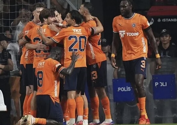 İstikrarsız sonuçlar alan iki takımın mücadelesi başlıyor: Başakşehir – Gençlerbirliği karşılaşması saat kaçta başlayacak, hangi kanaldan yayınlanacak? Maçı canlı izle