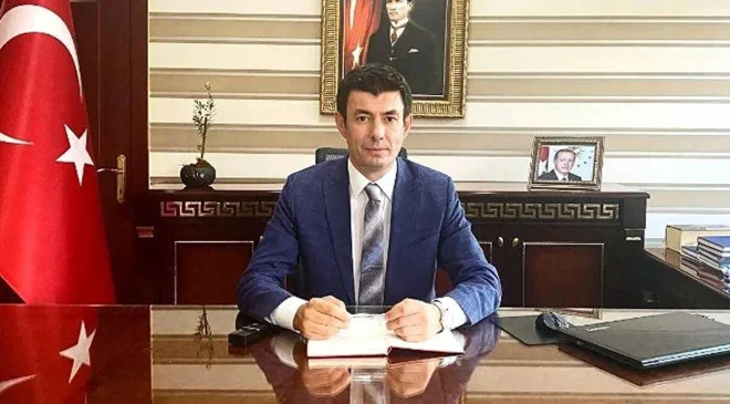 Vali yardımcısı aracında vurulmuş olarak bulundu